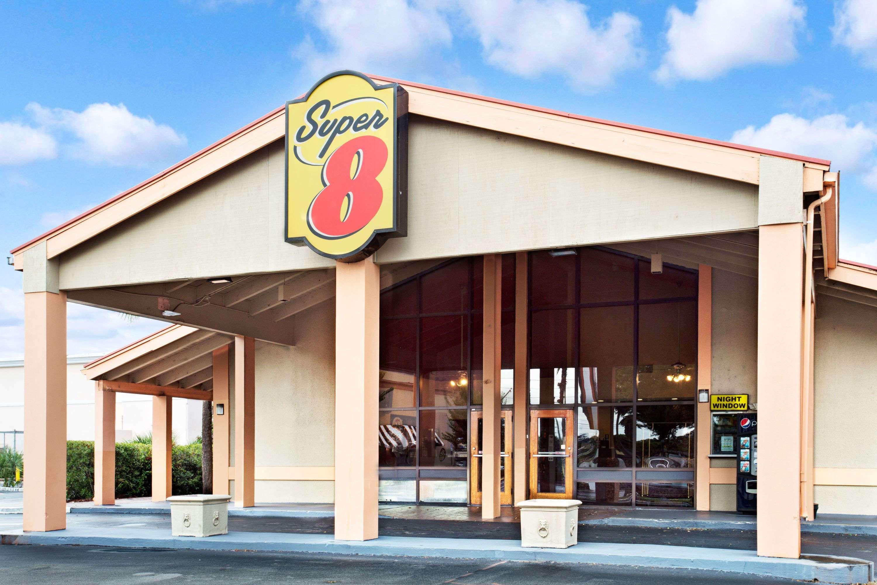 Hotel Super 8 By Wyndham Kissimmee/Maingate/Orlando Area Celebration Esterno foto