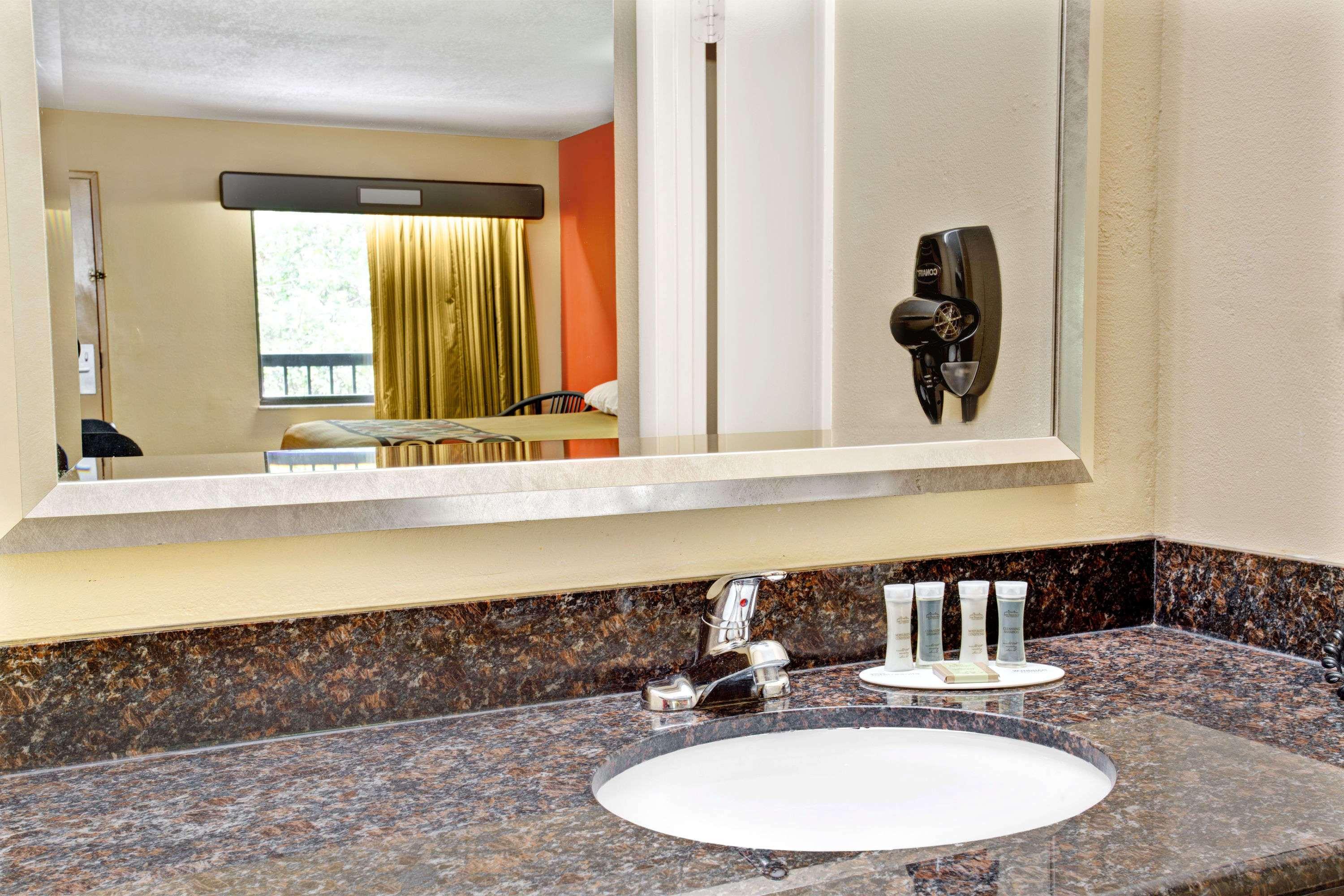 Hotel Super 8 By Wyndham Kissimmee/Maingate/Orlando Area Celebration Esterno foto