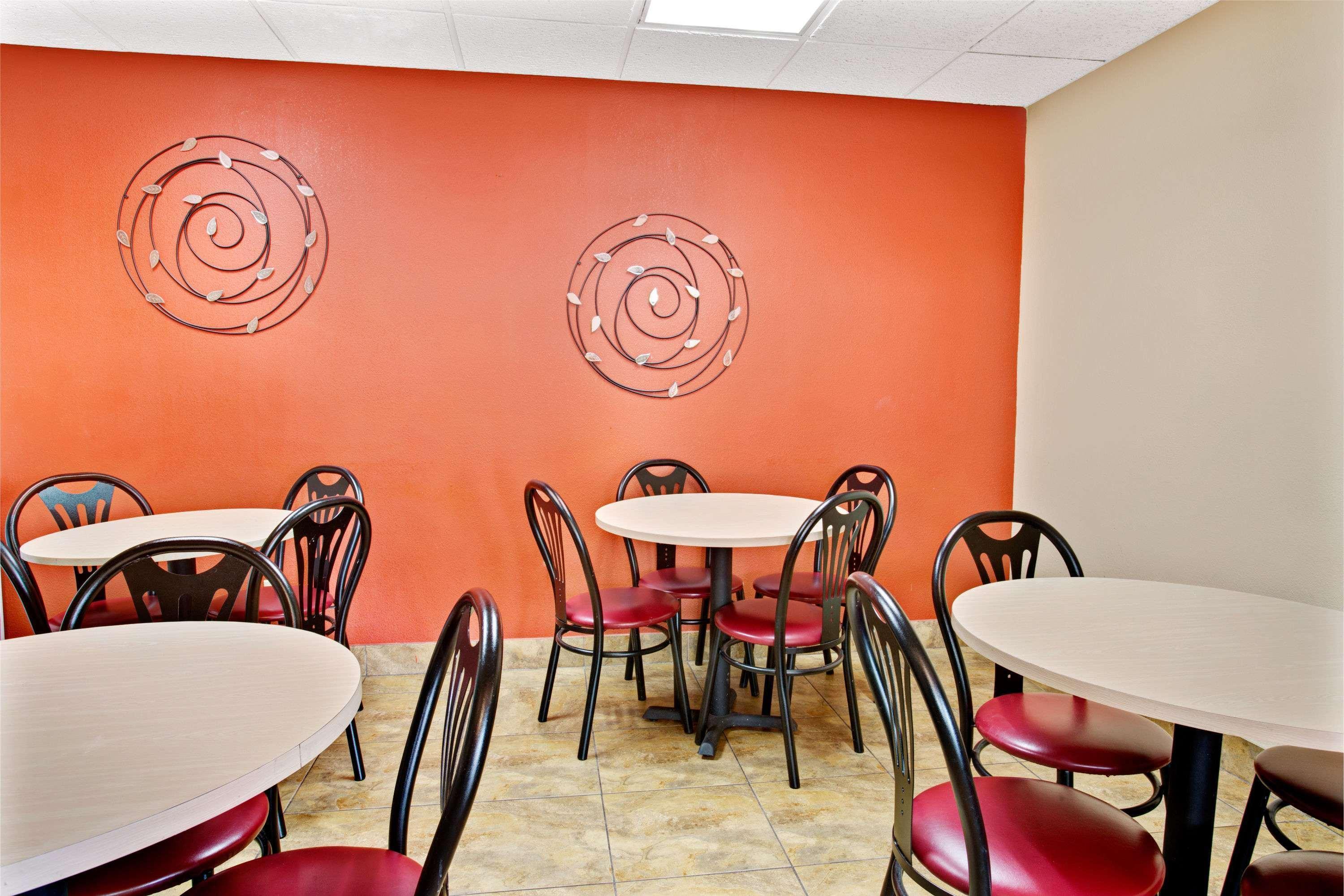Hotel Super 8 By Wyndham Kissimmee/Maingate/Orlando Area Celebration Esterno foto