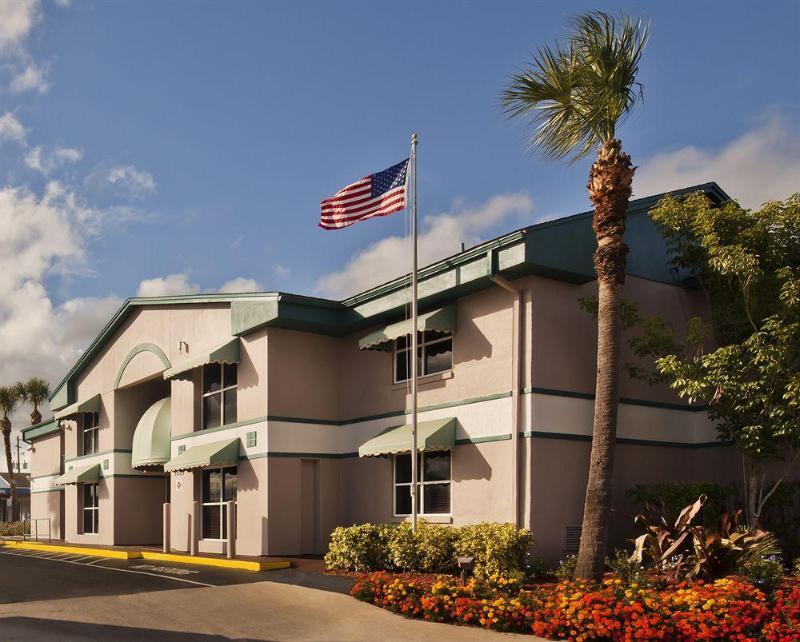 Super 8 By Wyndham Kissimmee/Maingate/Orlando Area Hotel Esterno foto