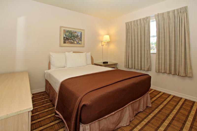 Hotel Super 8 By Wyndham Kissimmee/Maingate/Orlando Area Celebration Esterno foto