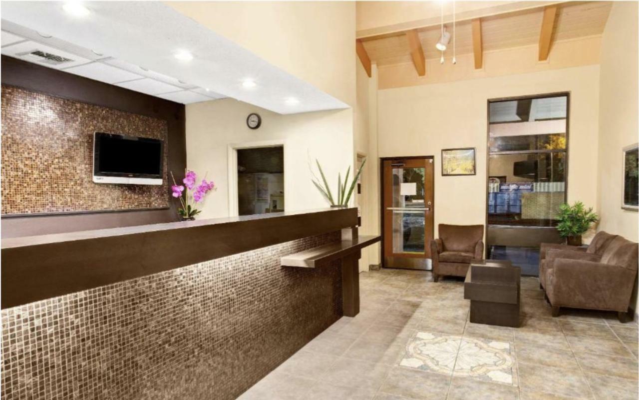 Hotel Super 8 By Wyndham Kissimmee/Maingate/Orlando Area Celebration Esterno foto